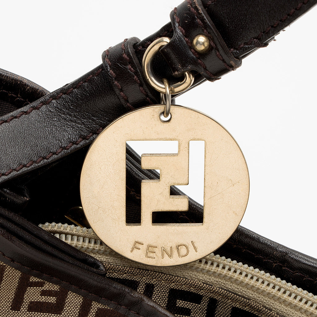 Fendi Zucchino Medium Hobo (SHF-Opb5id)