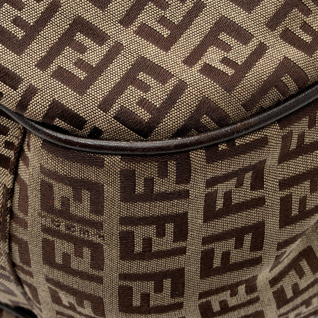Fendi Zucchino Medium Hobo (SHF-Opb5id)