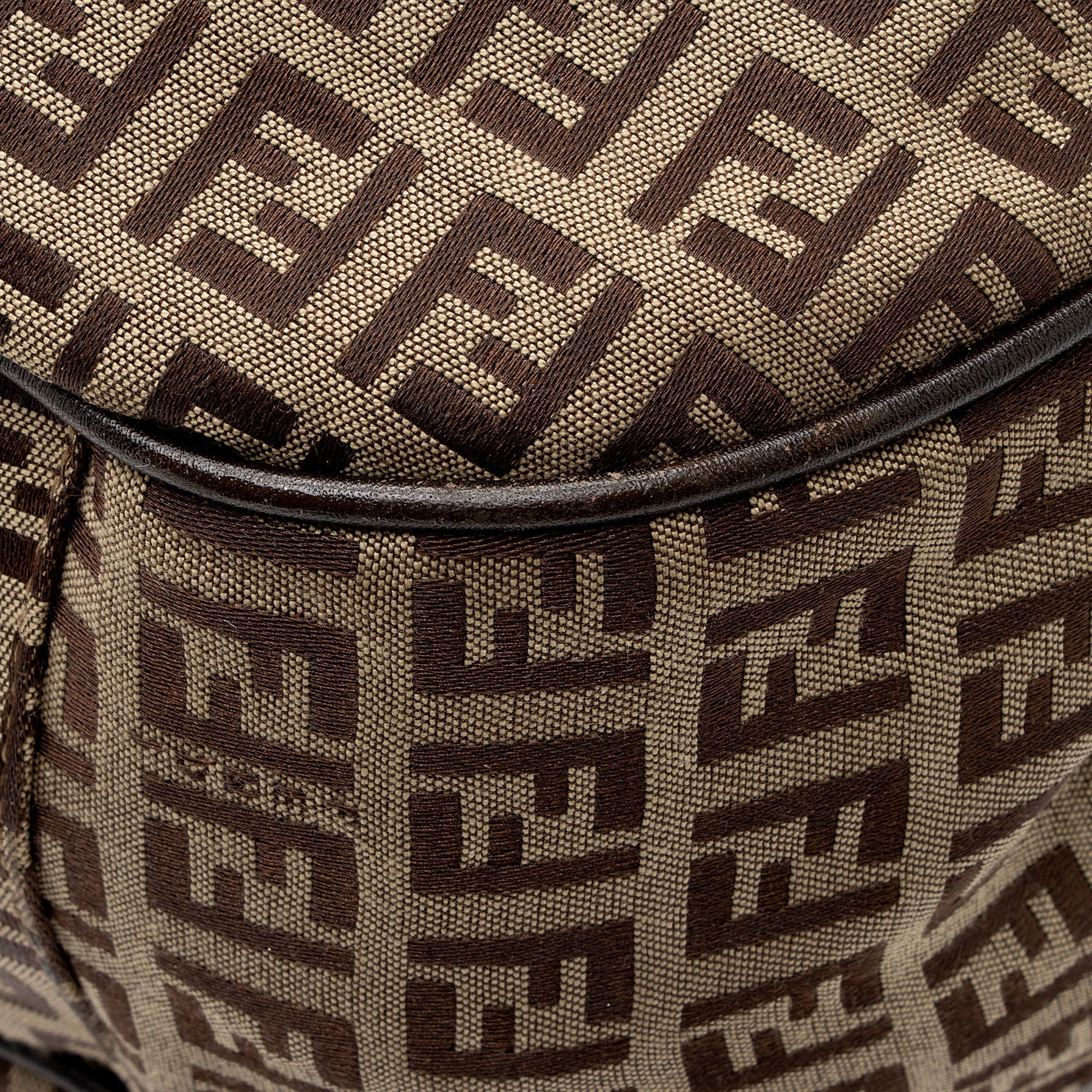 Fendi Zucchino Medium Hobo (SHF-Opb5id)