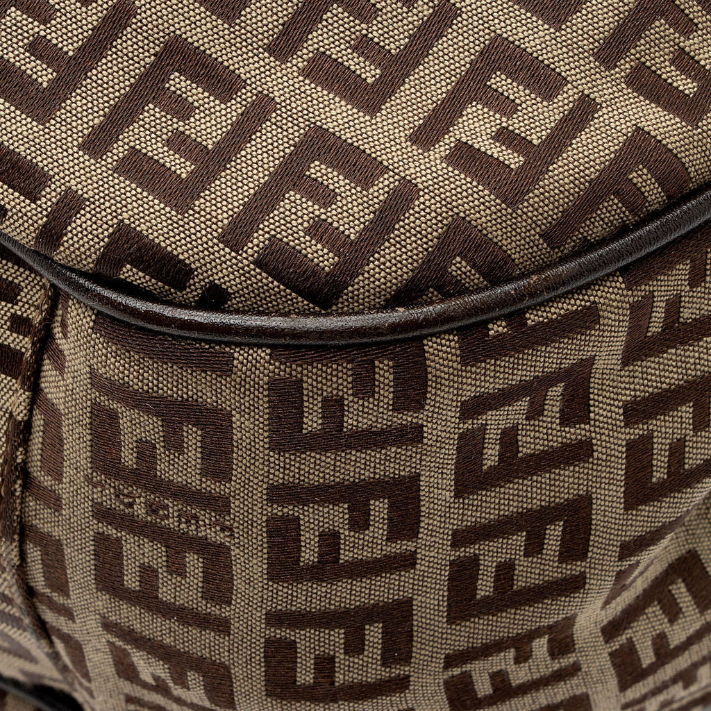 Fendi Zucchino Medium Hobo (SHF-Opb5id)