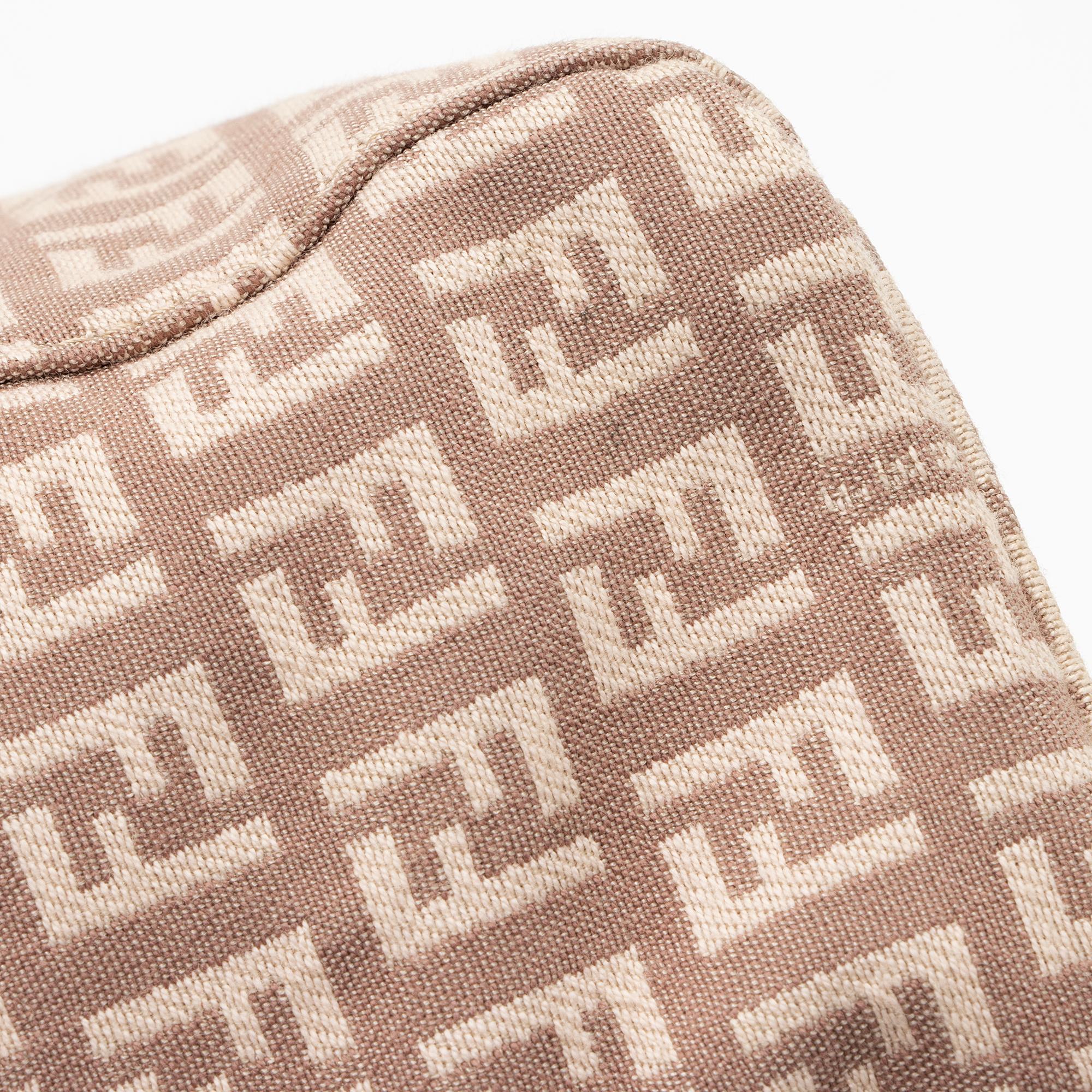 Fendi Zucchino Tall Tote (SHF-t0XZH3)