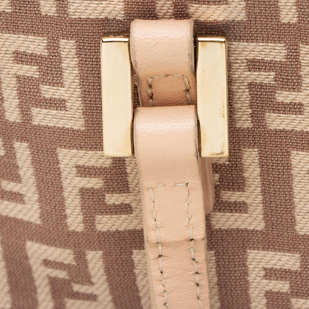Fendi Zucchino Tall Tote (SHF-t0XZH3)
