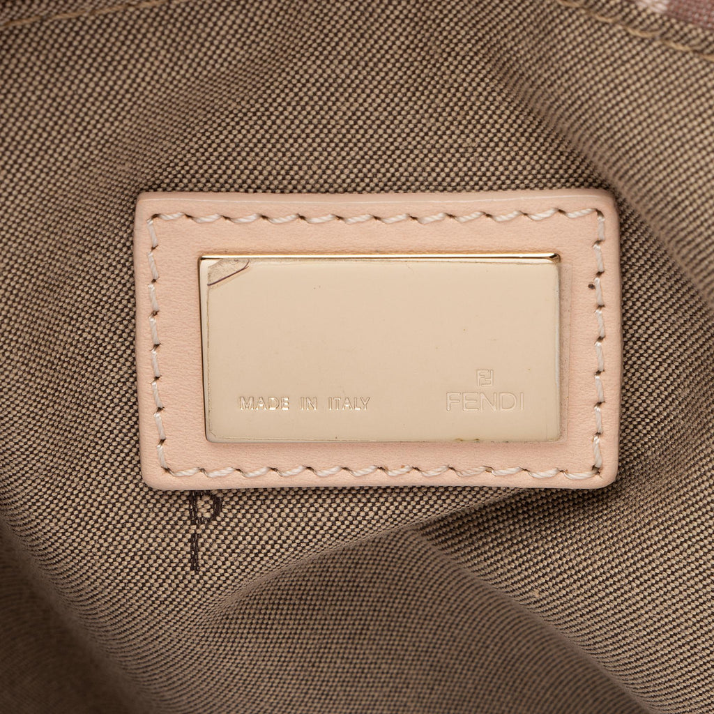 Fendi Zucchino Tall Tote (SHF-t0XZH3)