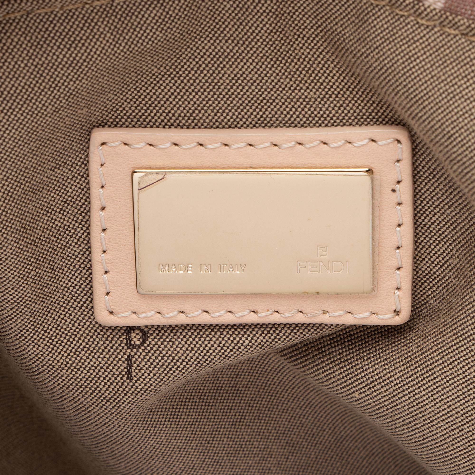 Fendi Zucchino Tall Tote (SHF-t0XZH3)