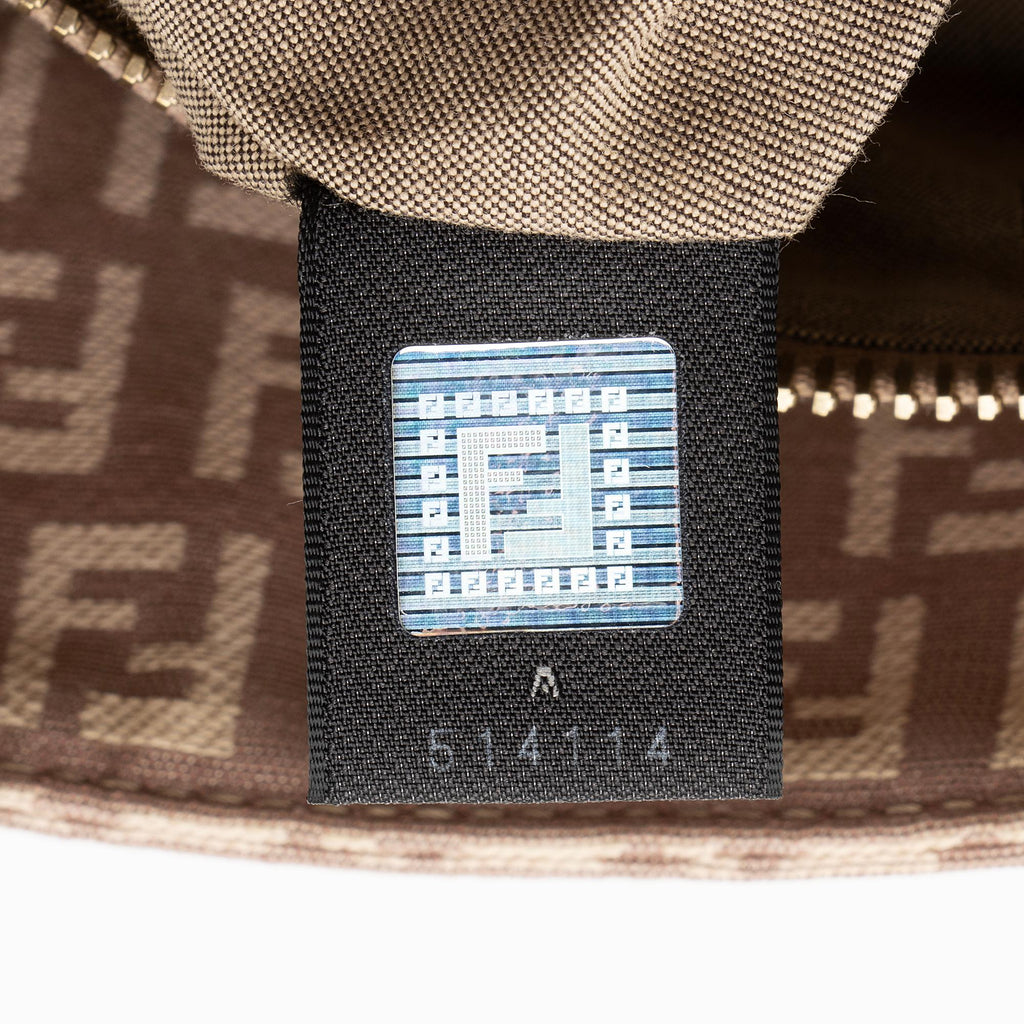 Fendi Zucchino Tall Tote (SHF-t0XZH3)