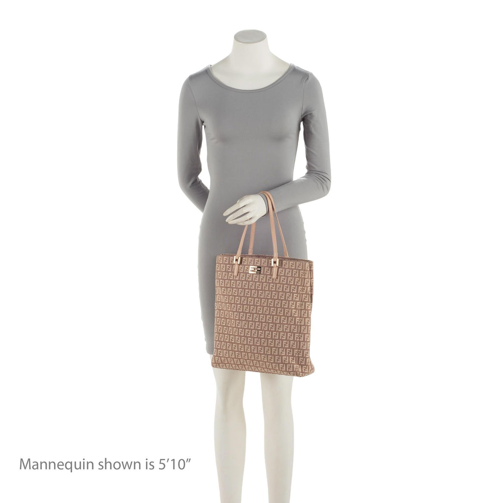 Fendi Zucchino Tall Tote (SHF-t0XZH3)