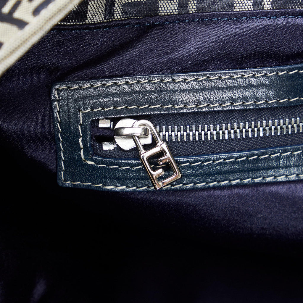 Fendi Zucchino Tote Bag (SHG-GWpfkv)