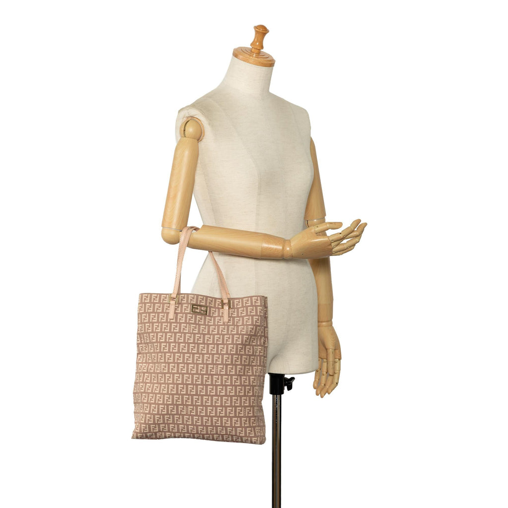 Fendi Zucchino Tote Bag (SHG-wDLMDO)