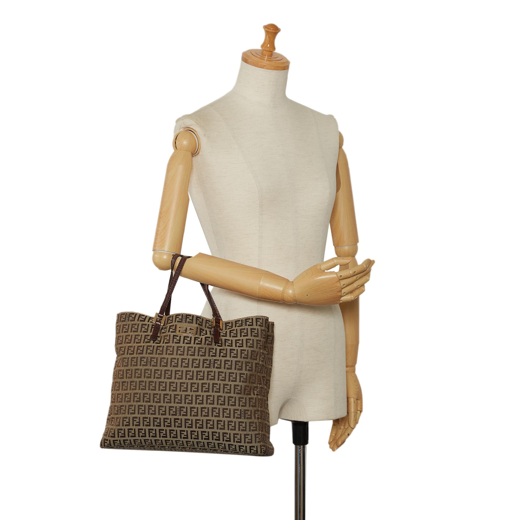 Fendi Zucchino Tote (SHG-8JSwQn)