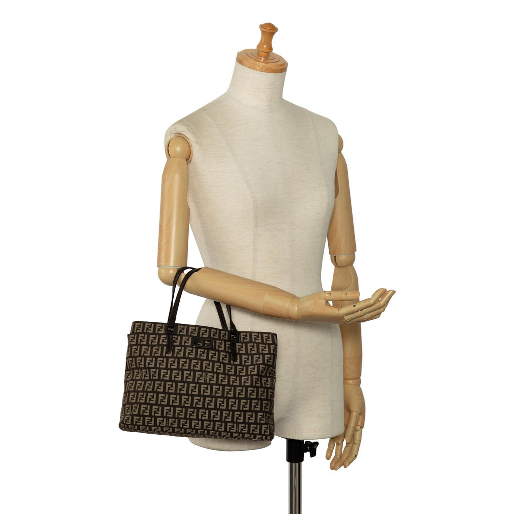 Fendi Zucchino Tote (SHG-Vws0nv)
