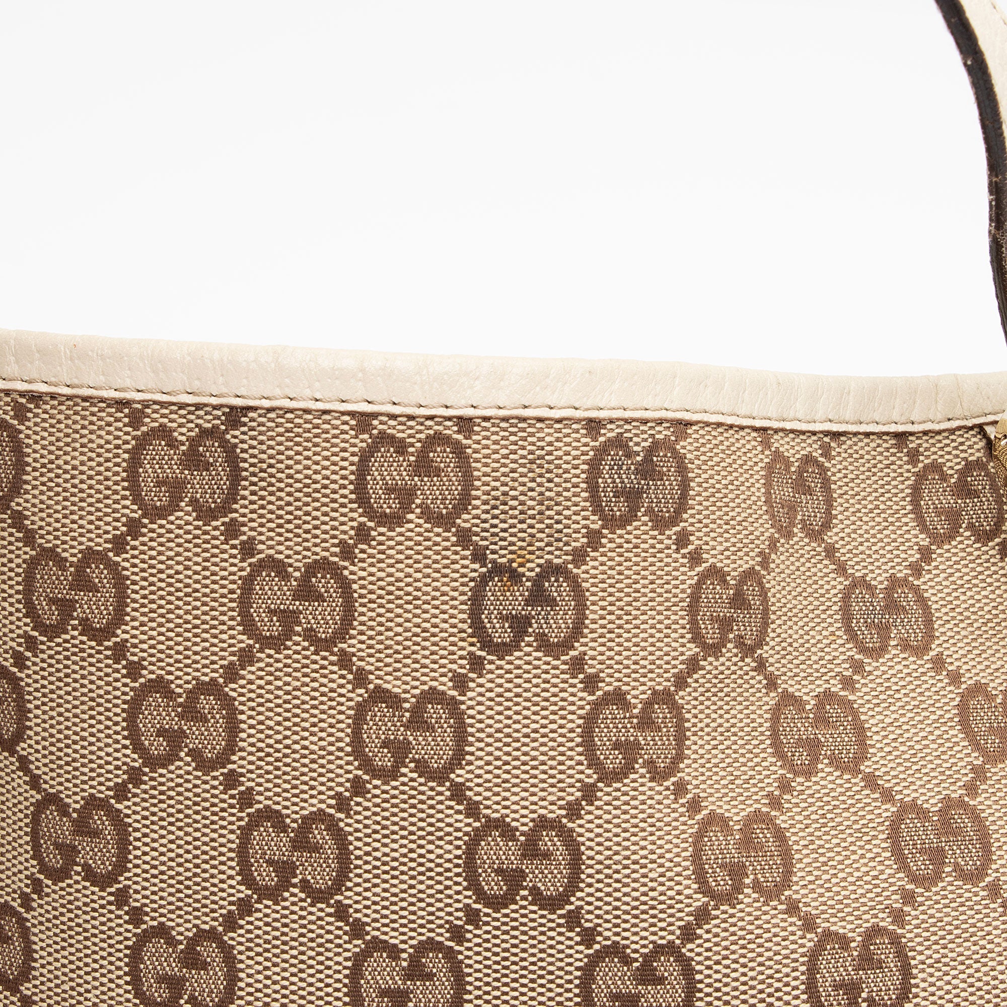 Gucci GG Canvas Abbey Medium Shoulder Bag (SHF-KbPV8L)