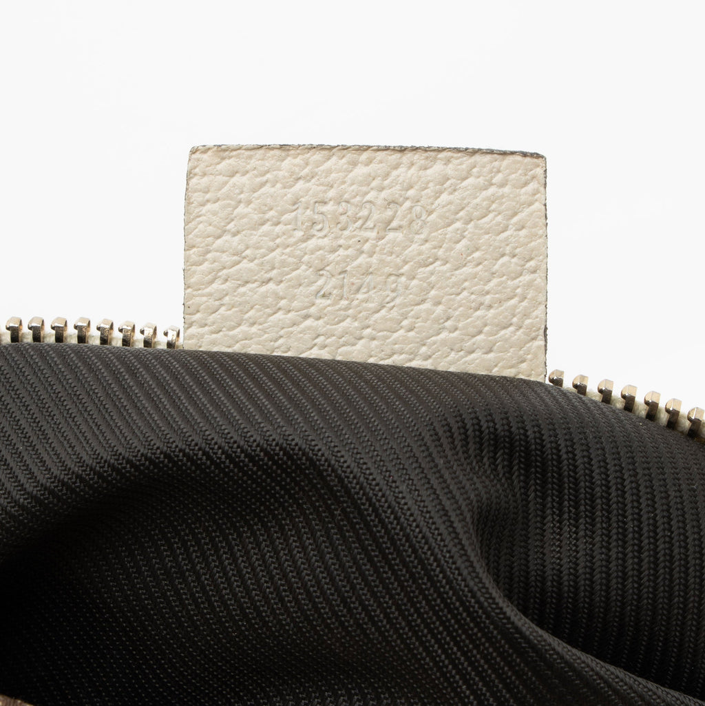 Gucci GG Canvas Cosmetic Case (SHF-6mMBZX)