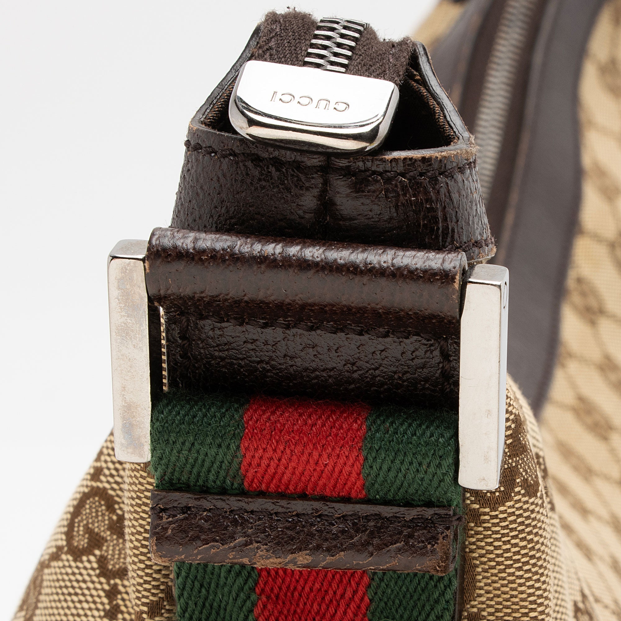 Gucci GG Canvas Half Moon Medium Messenger (SHF-JzXzNp)