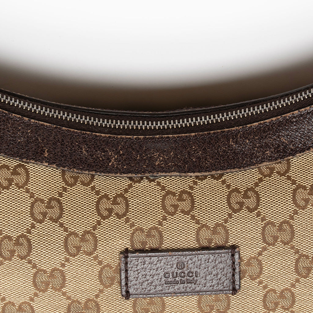 Gucci GG Canvas Half Moon Medium Messenger (SHF-JzXzNp)