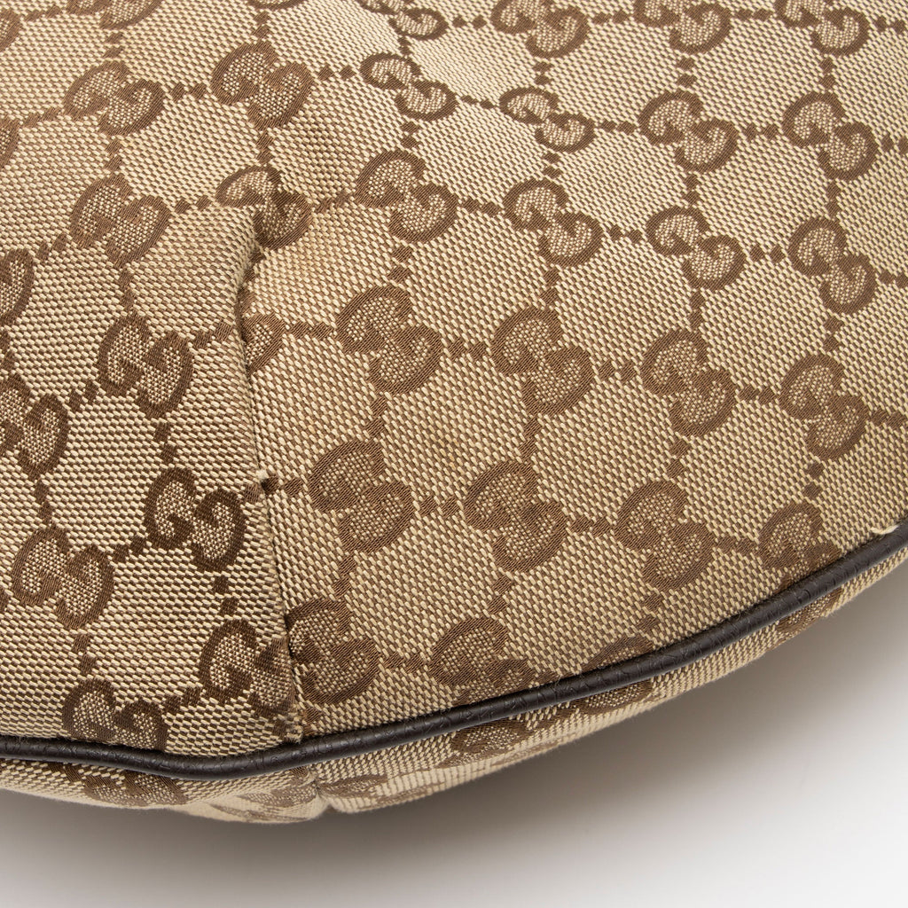 Gucci GG Canvas Half Moon Medium Messenger (SHF-JzXzNp)