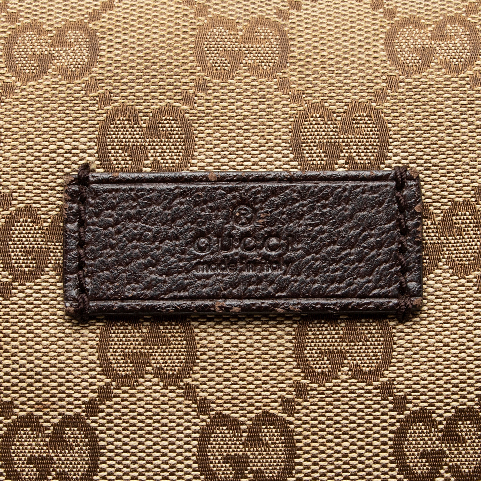 Gucci GG Canvas Half Moon Medium Messenger (SHF-JzXzNp)