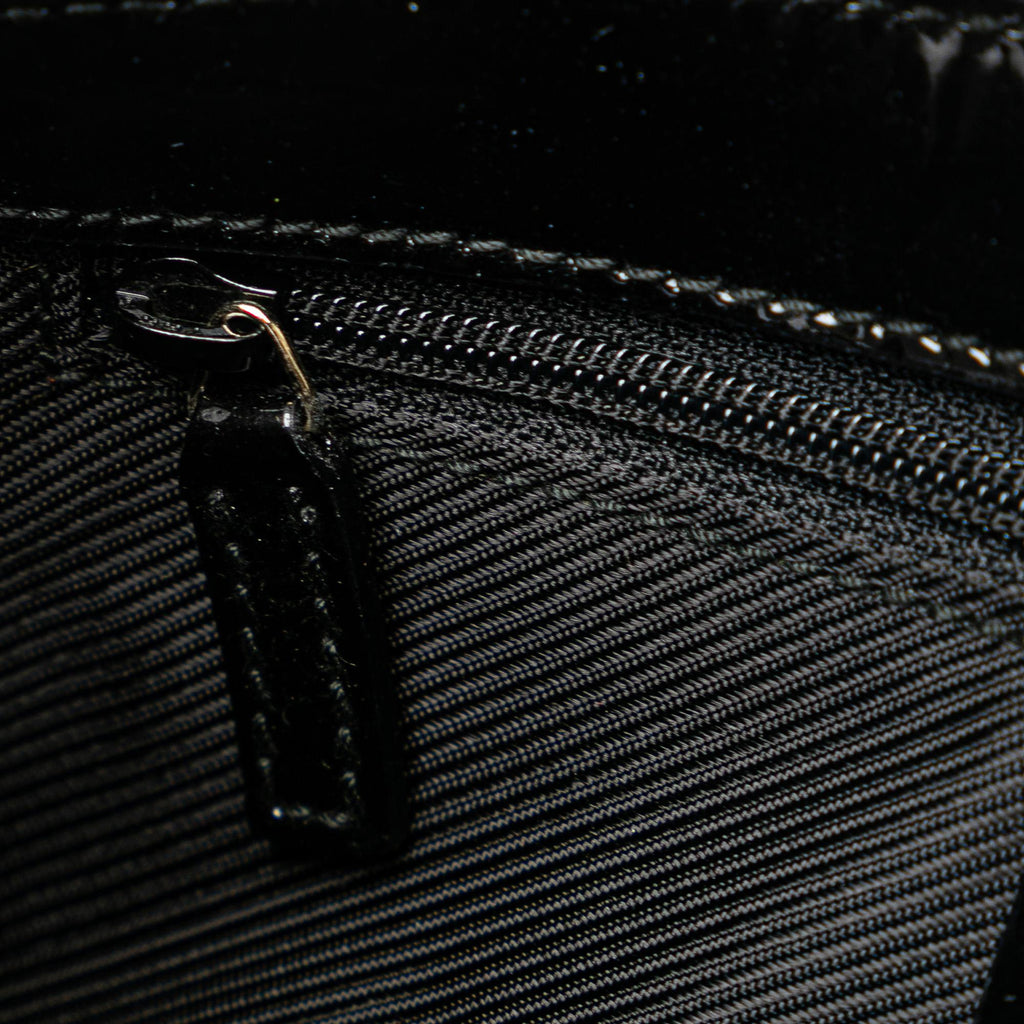 Gucci GG Canvas Shoulder Bag (SHG-Smlm7r)