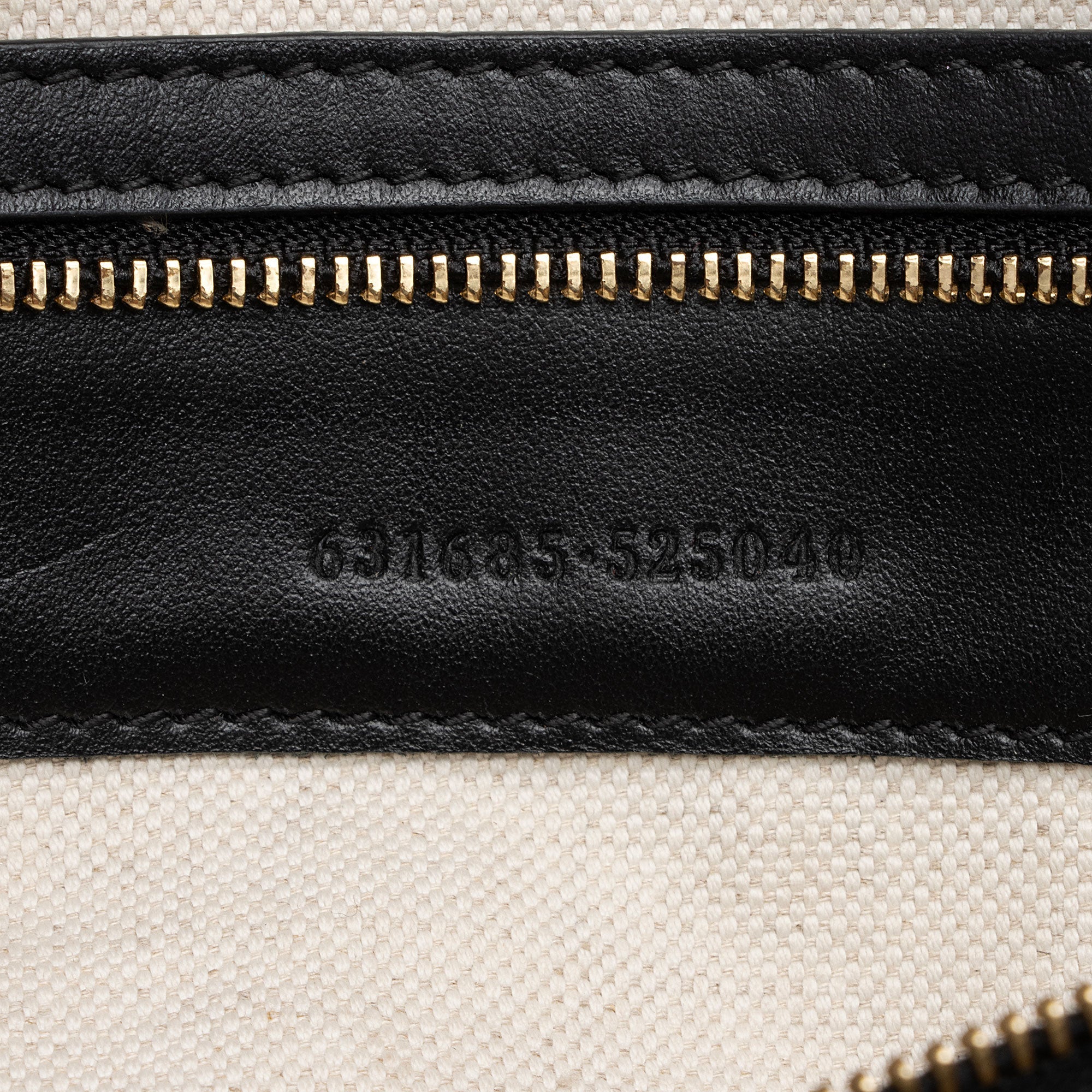 Gucci Jumbo GG Matelasse Medium Tote (SHF-GyLDDY)