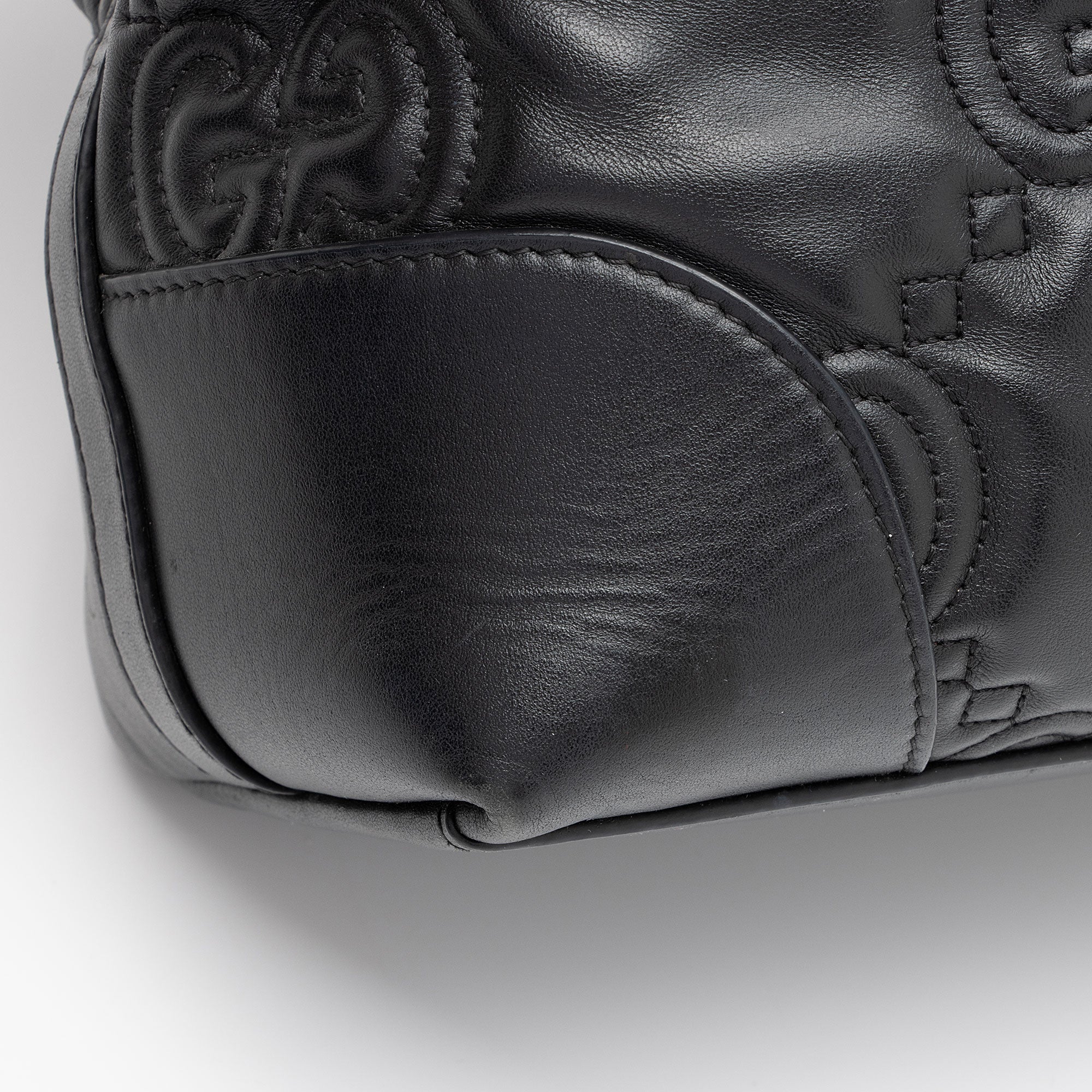 Gucci Jumbo GG Matelasse Medium Tote (SHF-GyLDDY)