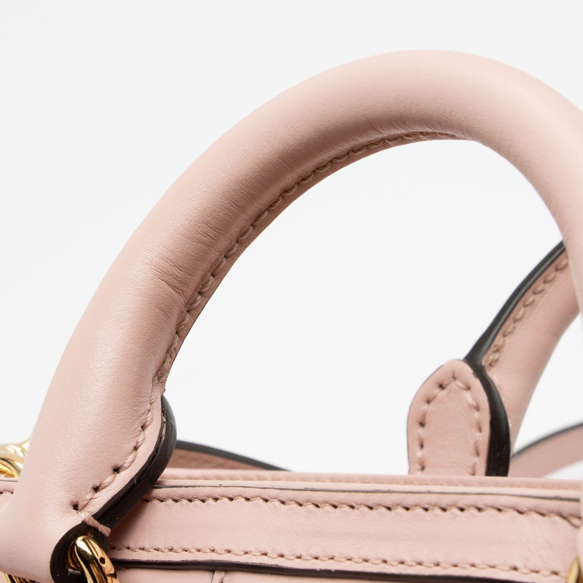 Gucci Jumbo GG Matelasse Mini Top Handle (SHF-TwA5tY)