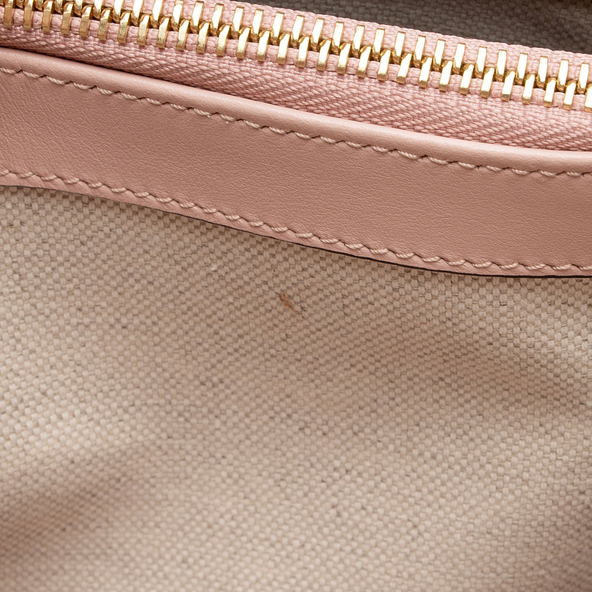 Gucci Jumbo GG Matelasse Mini Top Handle (SHF-TwA5tY)