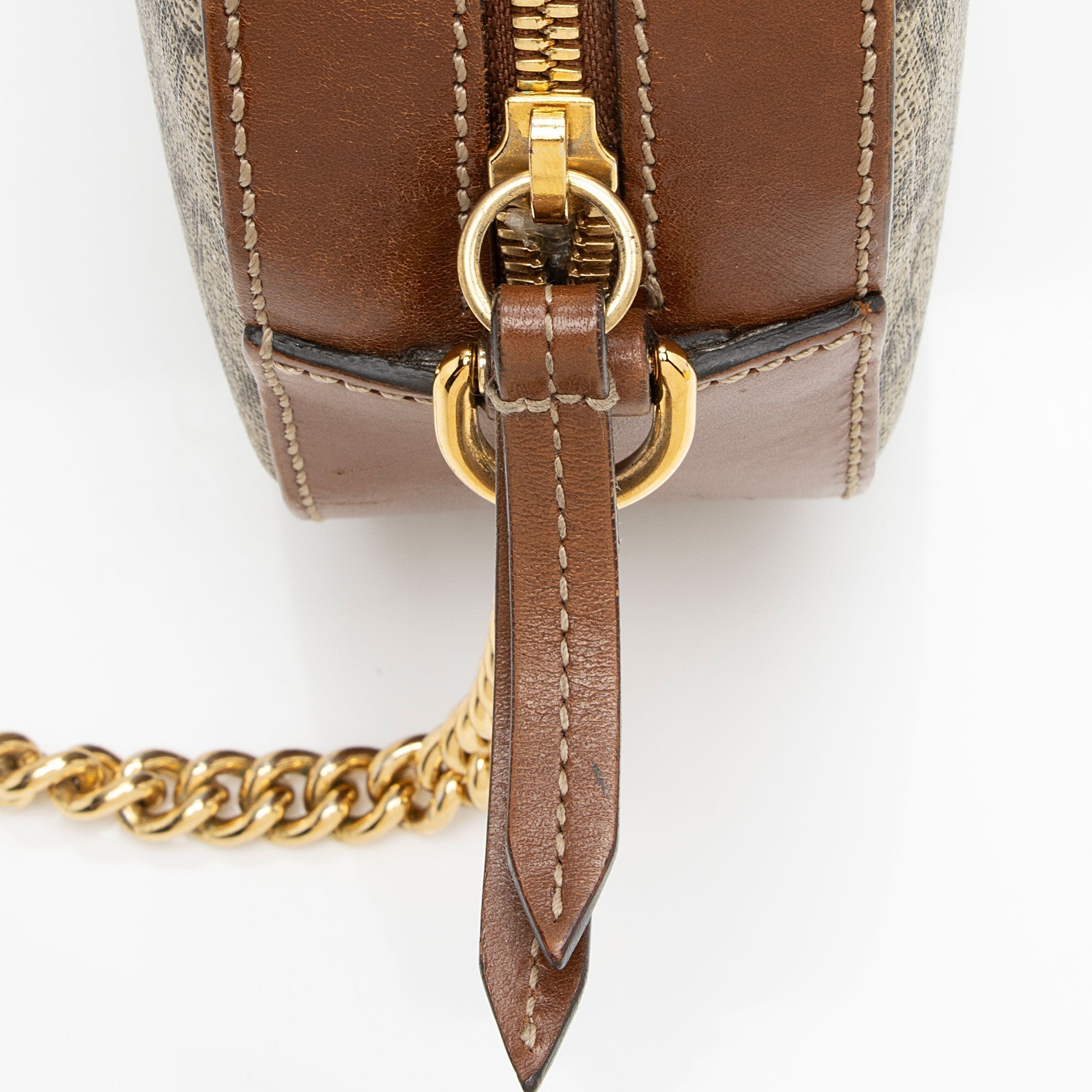 Gucci GG Supreme Mini Chain Bag (SHF-9vmlmQ)