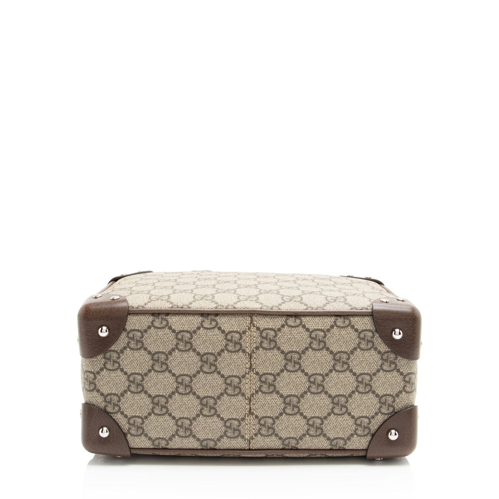 Gucci GG Supreme Square Shoulder Bag (SHF-FRVhxl)