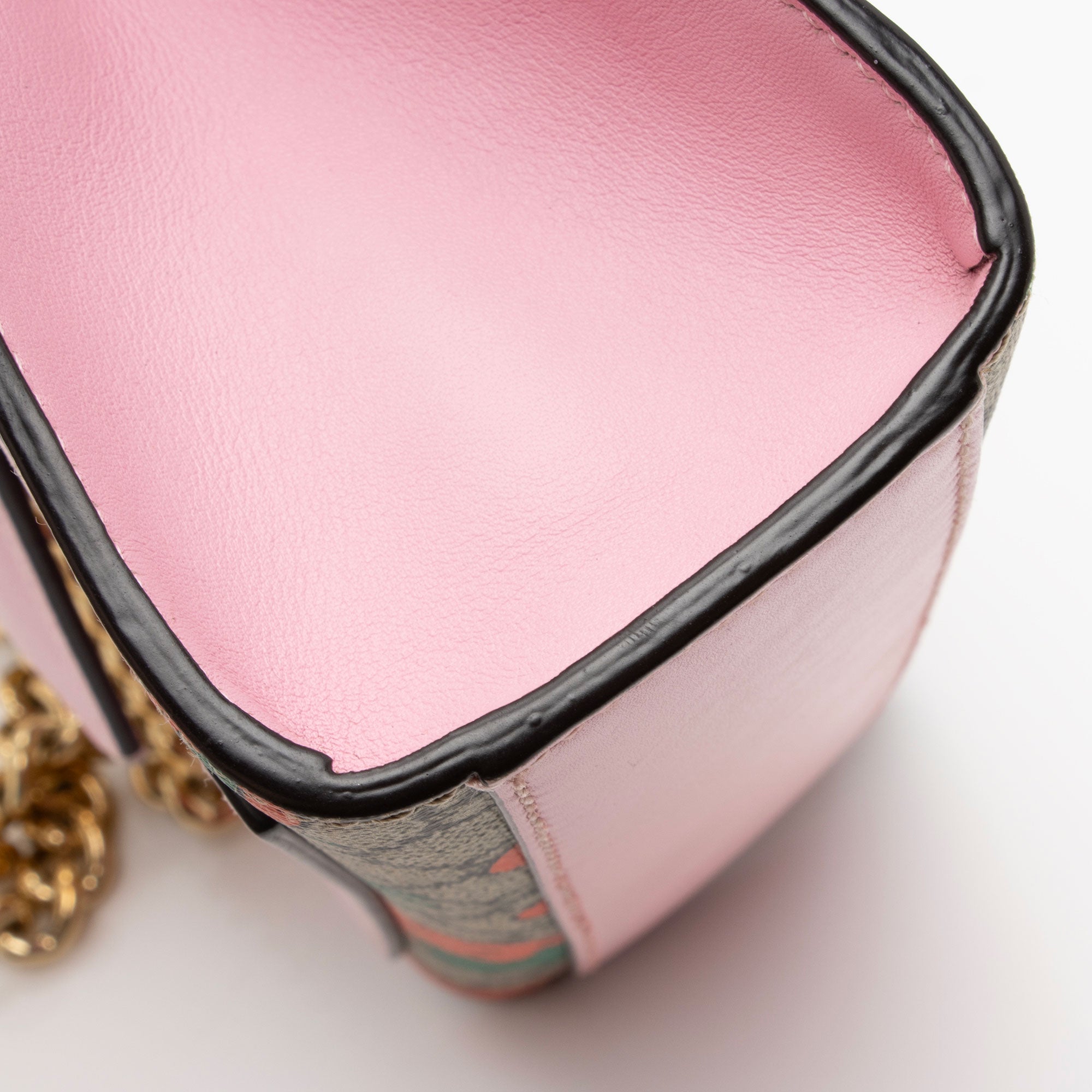 Gucci GG Supreme Strawberry Padlock Small Shoulder Bag (SHF-fvXtPX)