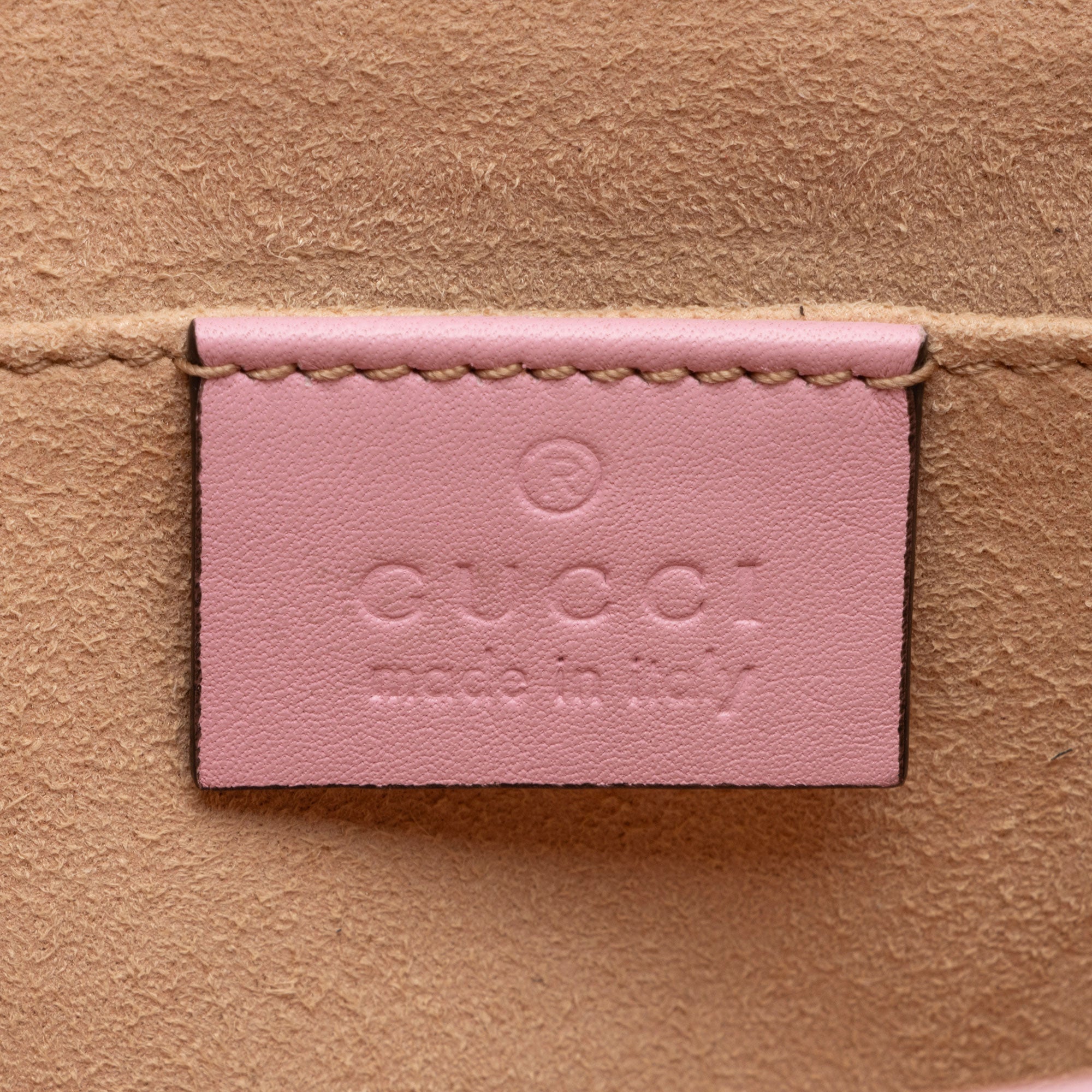Gucci GG Supreme Strawberry Padlock Small Shoulder Bag (SHF-fvXtPX)