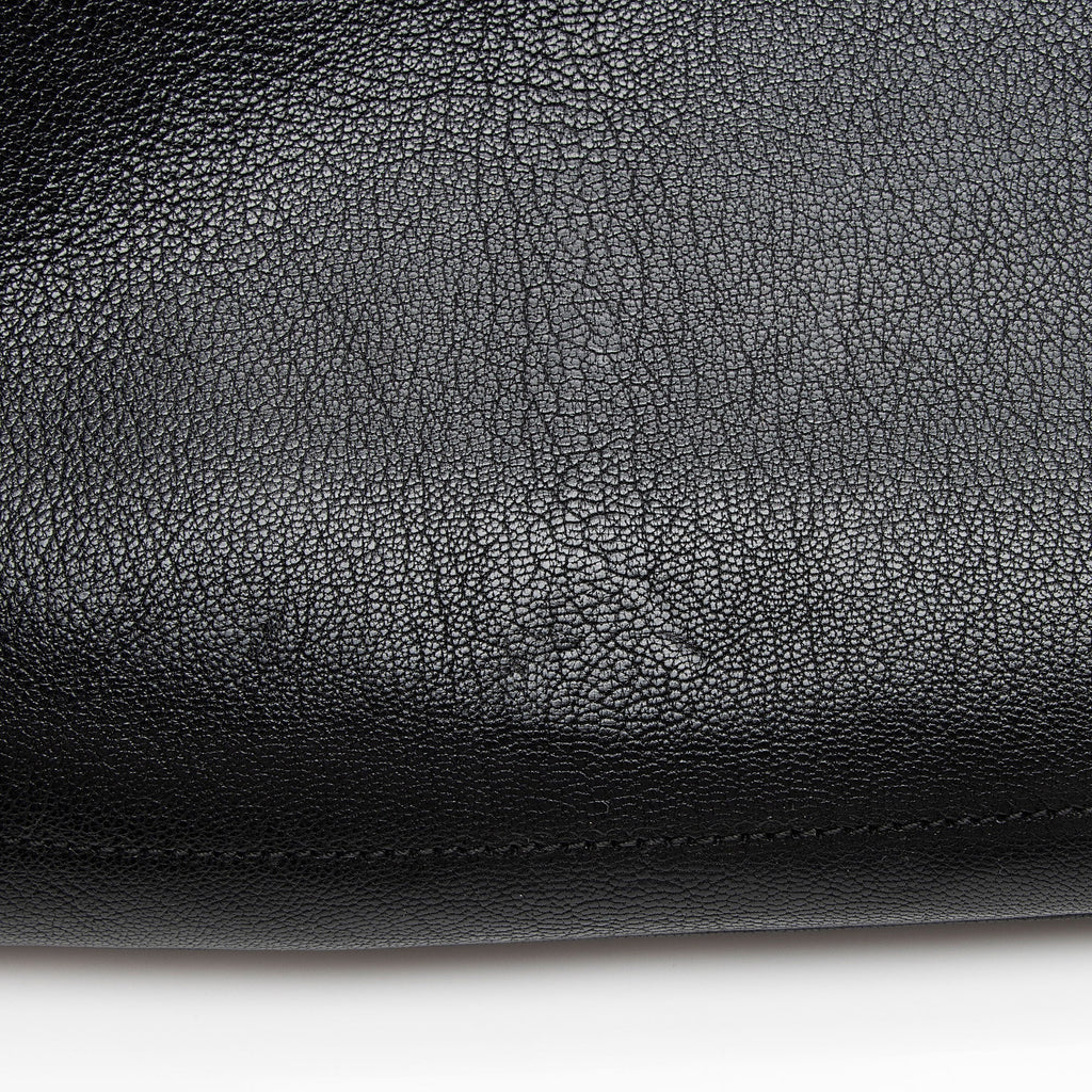 Gucci Leather Aphrodite Medium Shoulder Bag (SHF-YuLy0F)