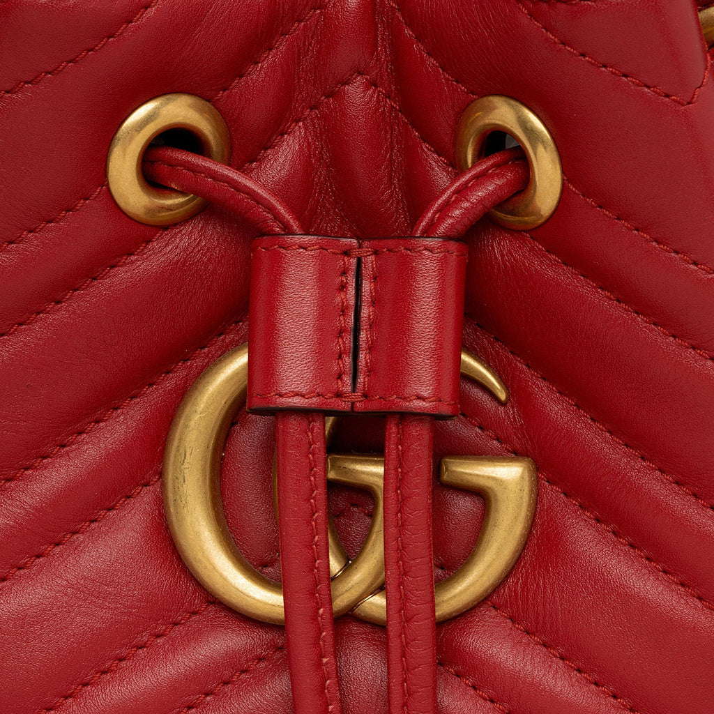 Gucci Matelasse Leather GG Marmont Bucket Bag (SHF-aEqM68)