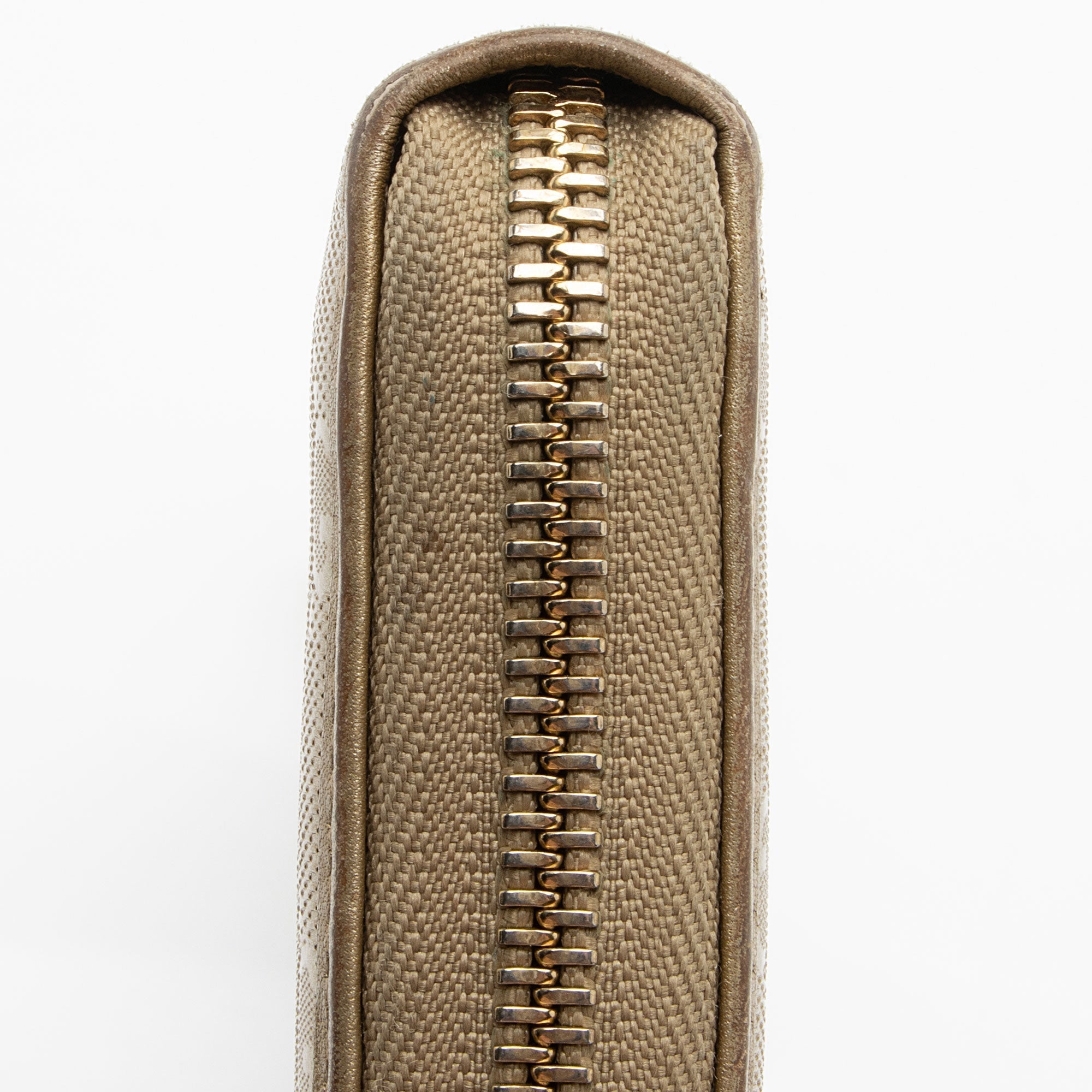 Gucci Metallic GG Imprime Zip Around Wallet (SHF-Q4BvCG)