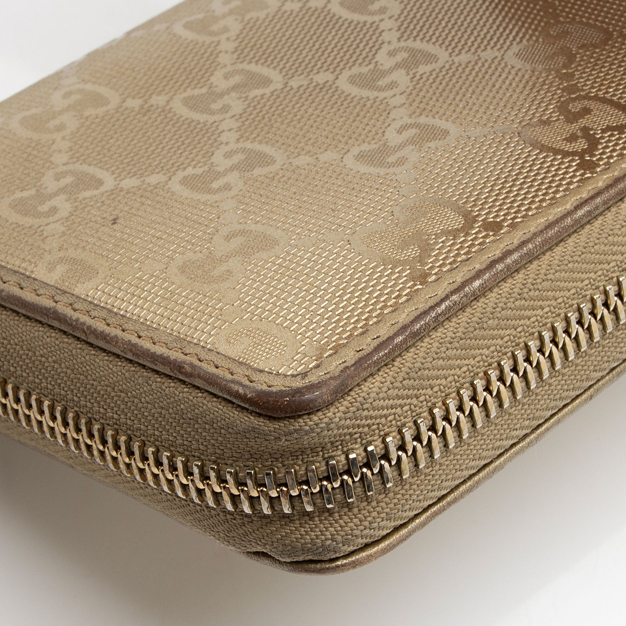 Gucci Metallic GG Imprime Zip Around Wallet (SHF-Q4BvCG)