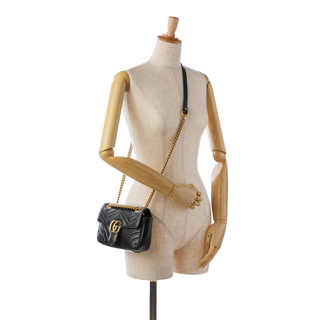Gucci Mini GG Marmont Matelasse Crossbody (SHG-QNpQD1)