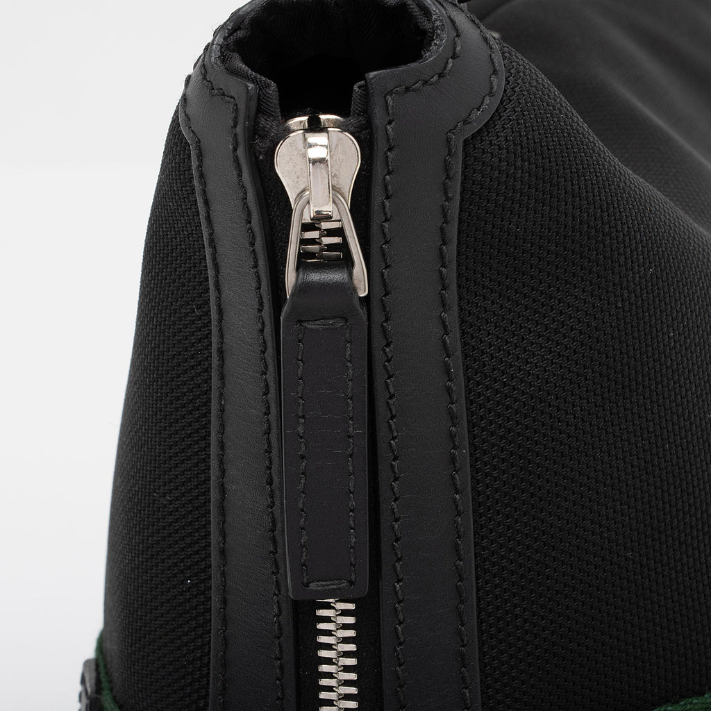 Gucci Techno Canvas Web Messenger (SHF-TvzLG9)