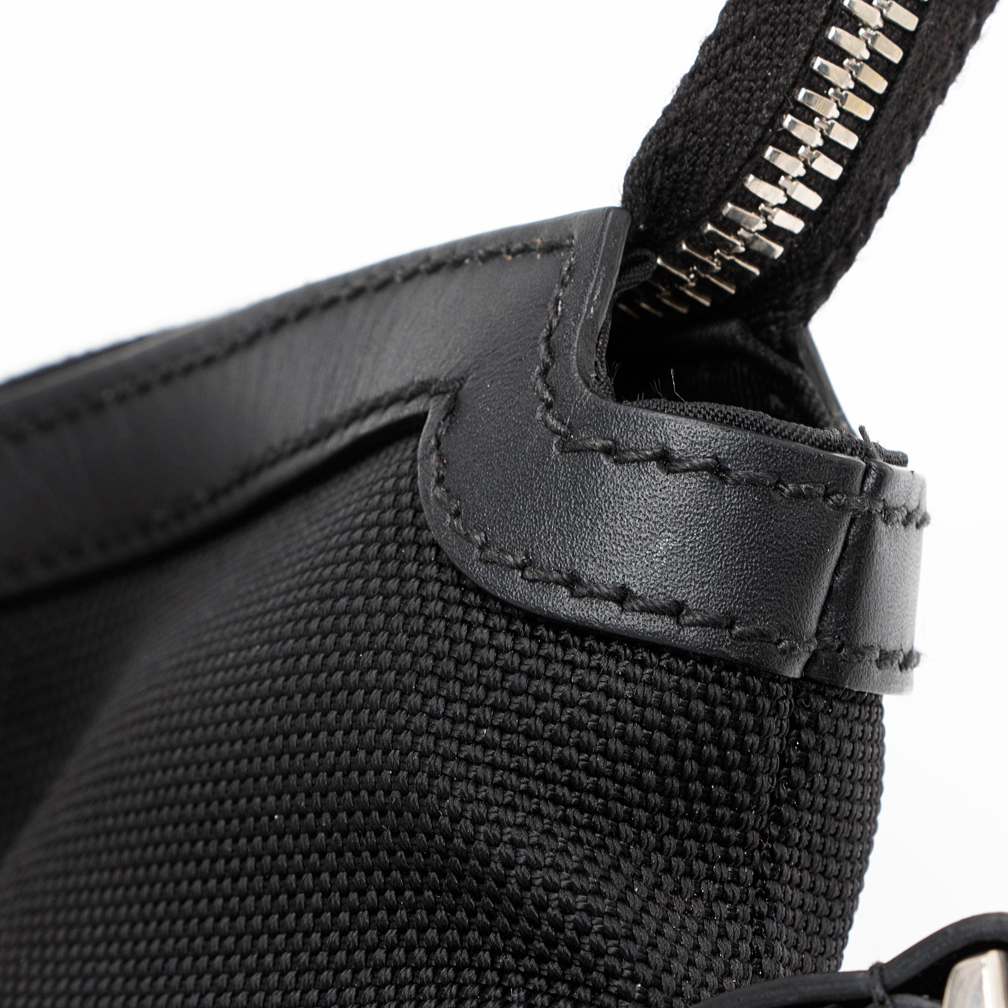 Gucci Techno Canvas Web Messenger (SHF-TvzLG9)