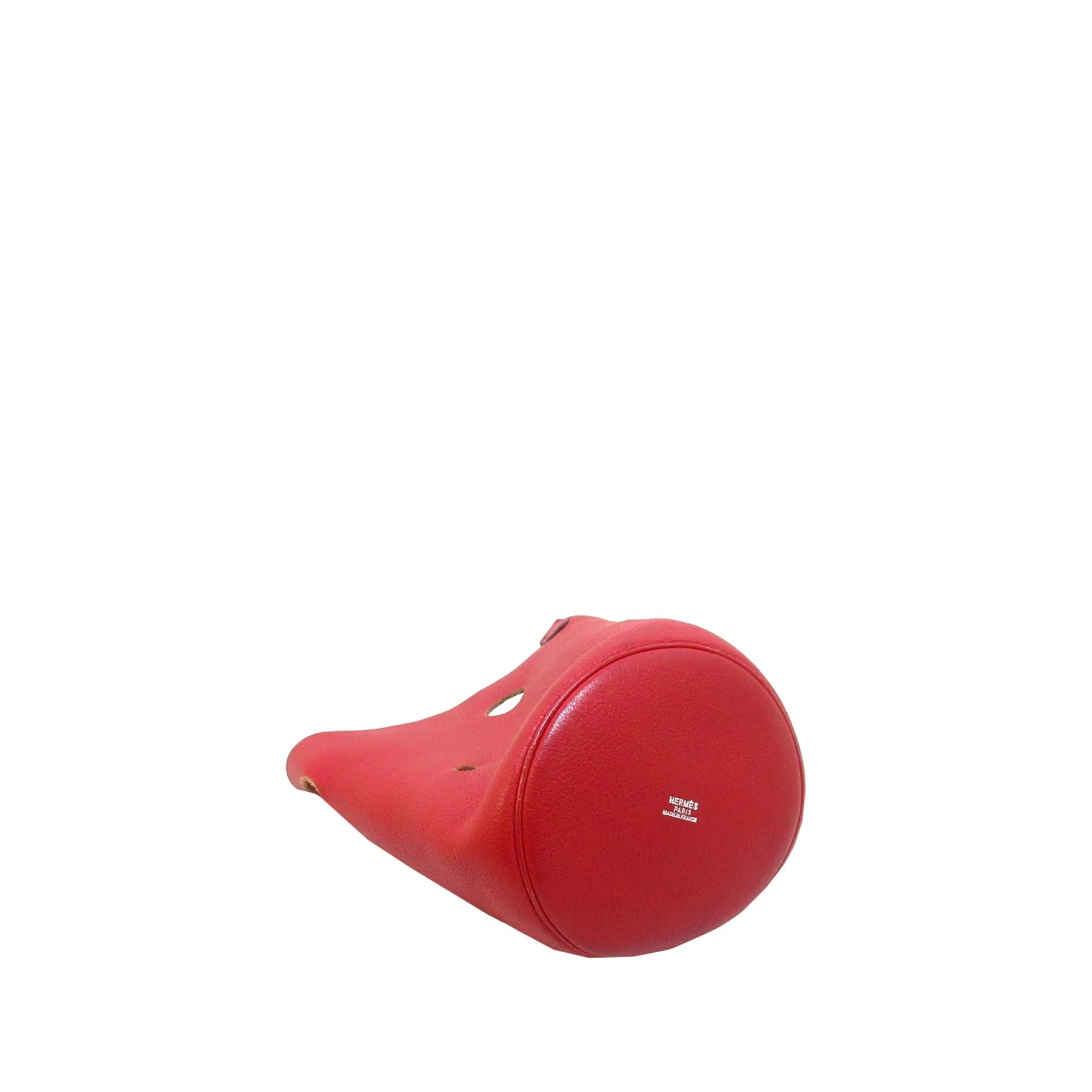 Hermes Clemence Mangeoire Bucket PM (SHG-35364)