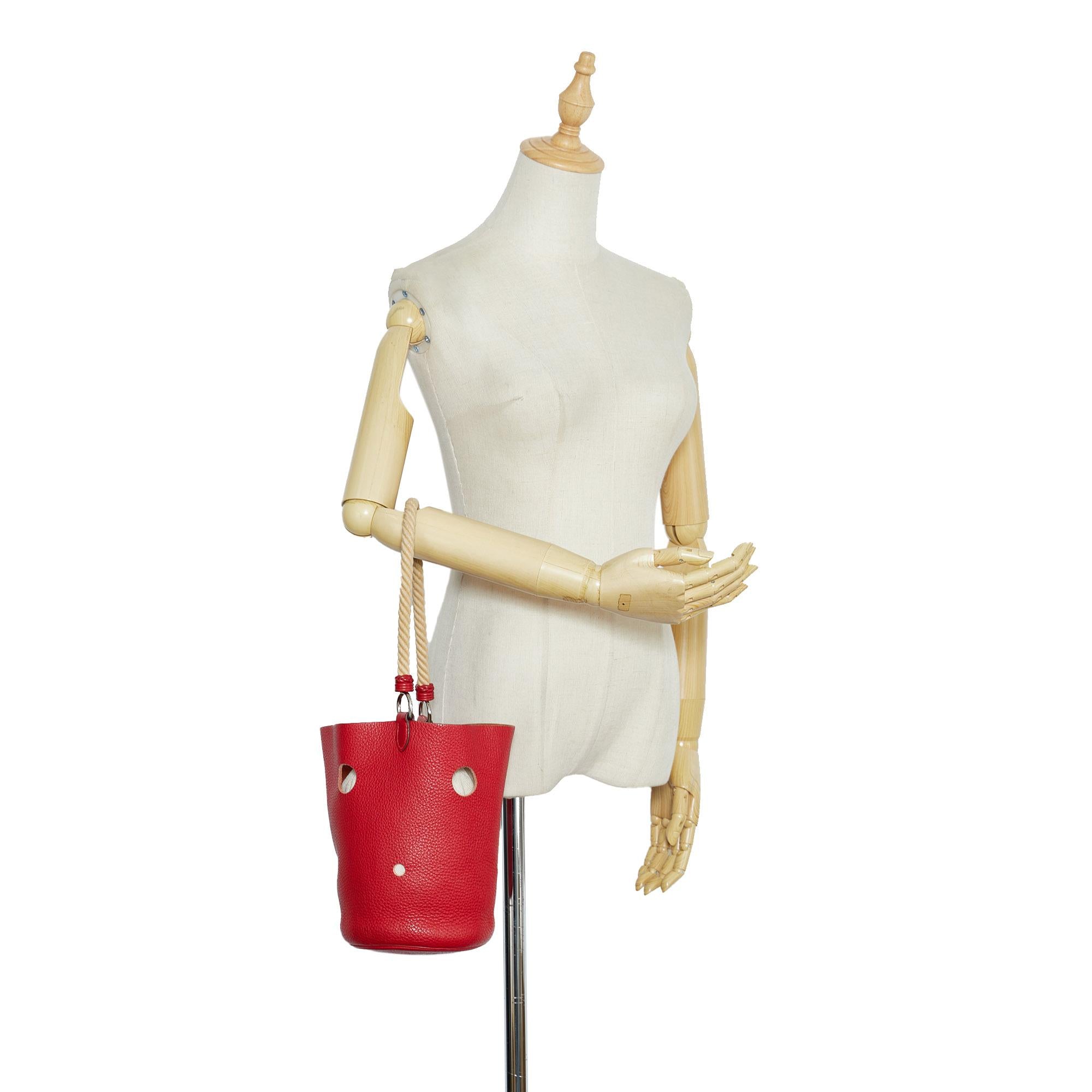 Hermes Clemence Mangeoire Bucket PM (SHG-whCmlQ)