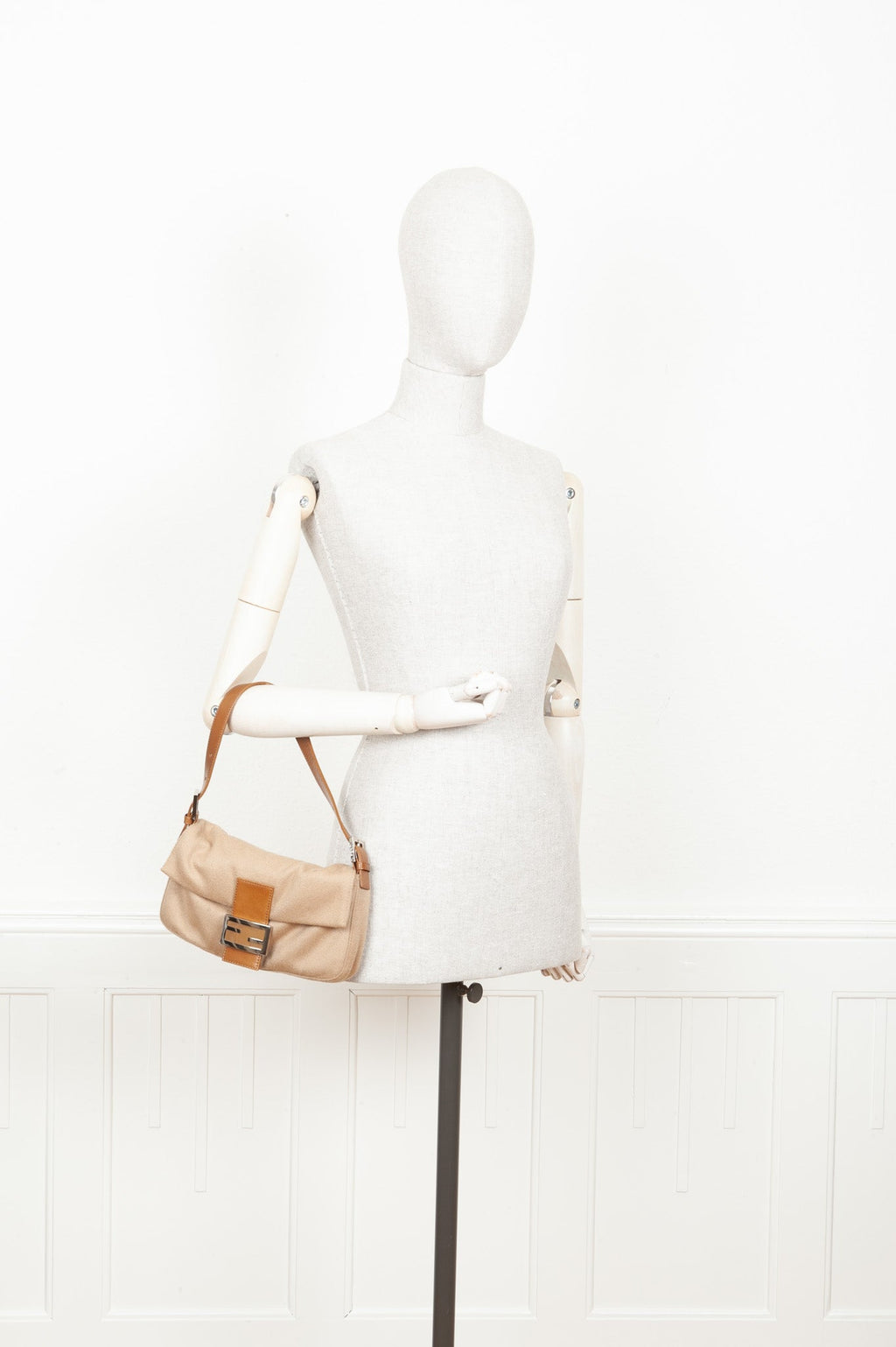 FENDI Baguette Bag Beige