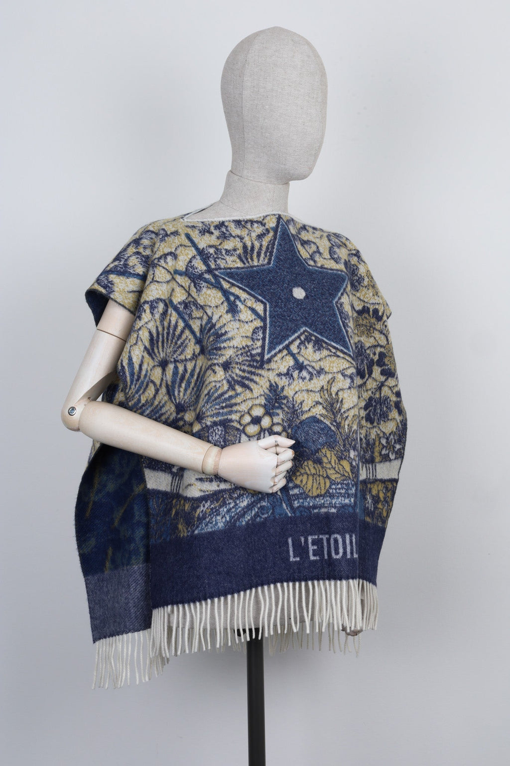 CHRISTIAN DIOR L'Etoile Cape