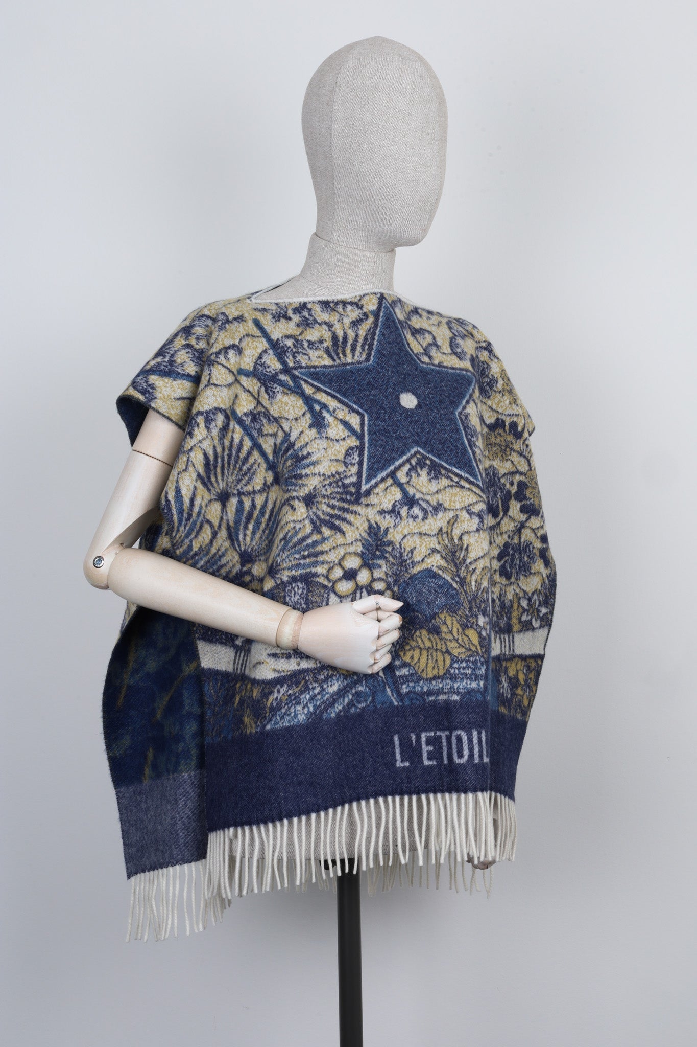 CHRISTIAN DIOR L'Etoile Cape