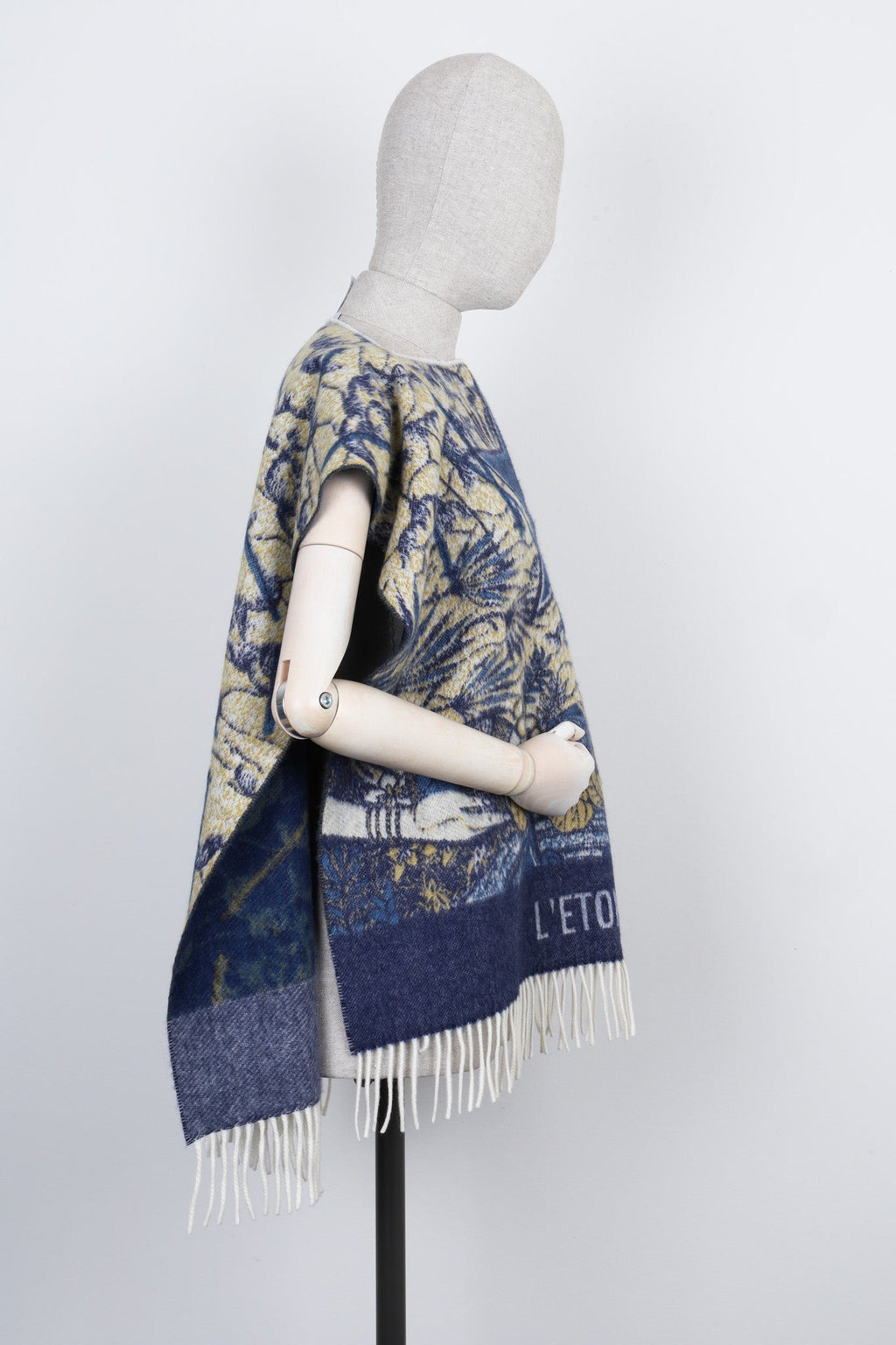CHRISTIAN DIOR L'Etoile Cape