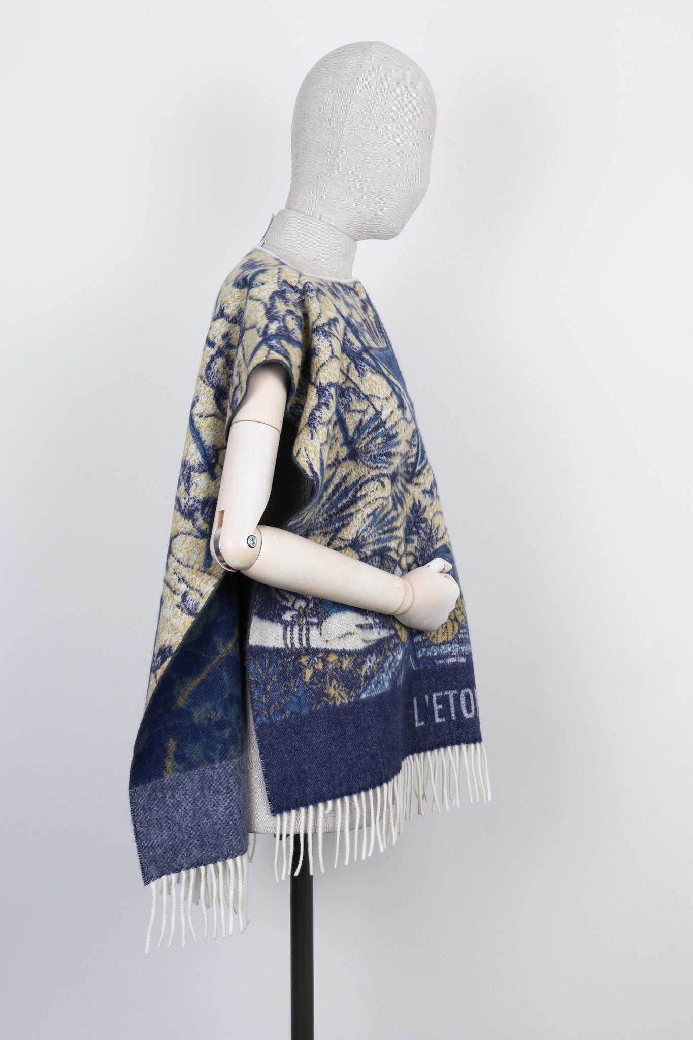 CHRISTIAN DIOR L'Etoile Cape