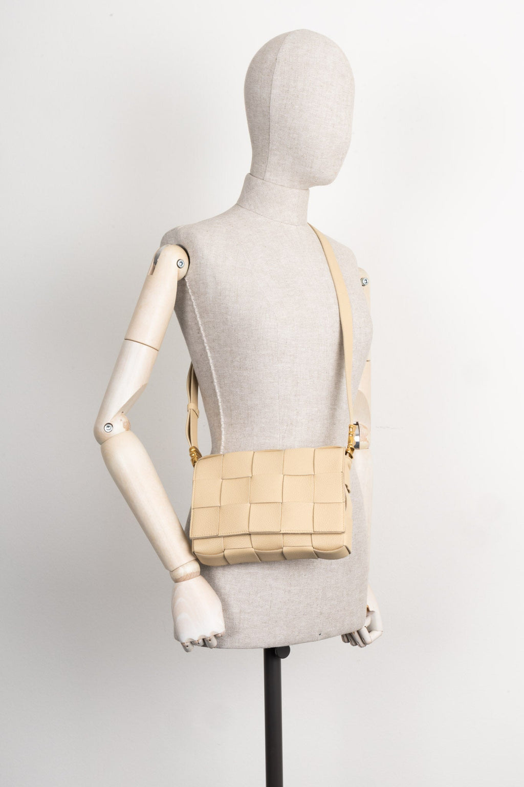 BOTTEGA VENETA Casette Bag Beige