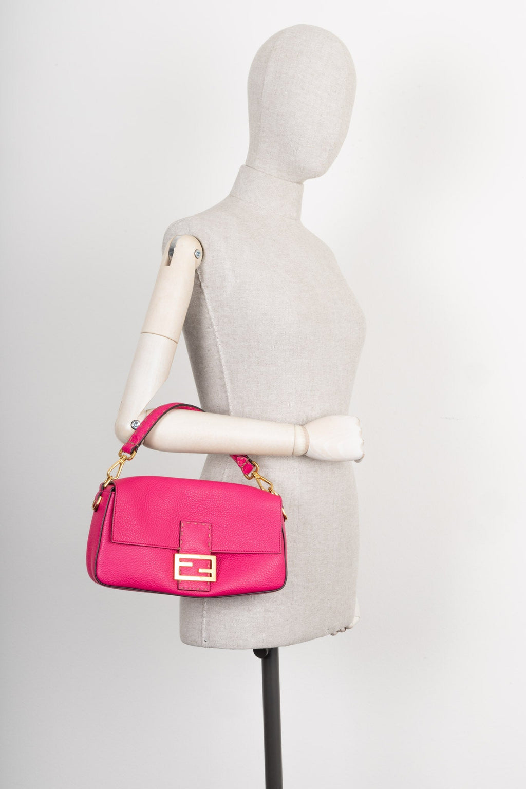 FENDI Baguette Bag Selleria Leather Pink