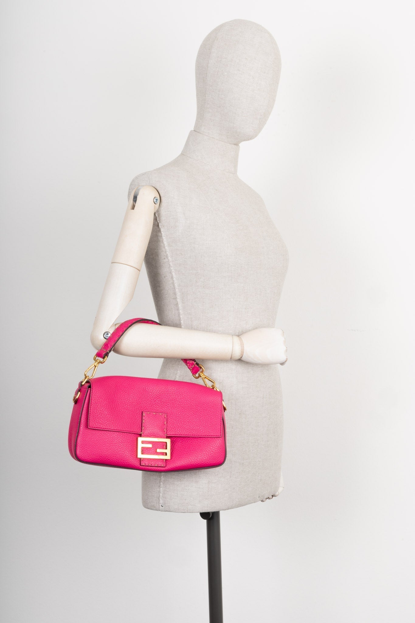 FENDI Baguette Bag Selleria Leather Pink
