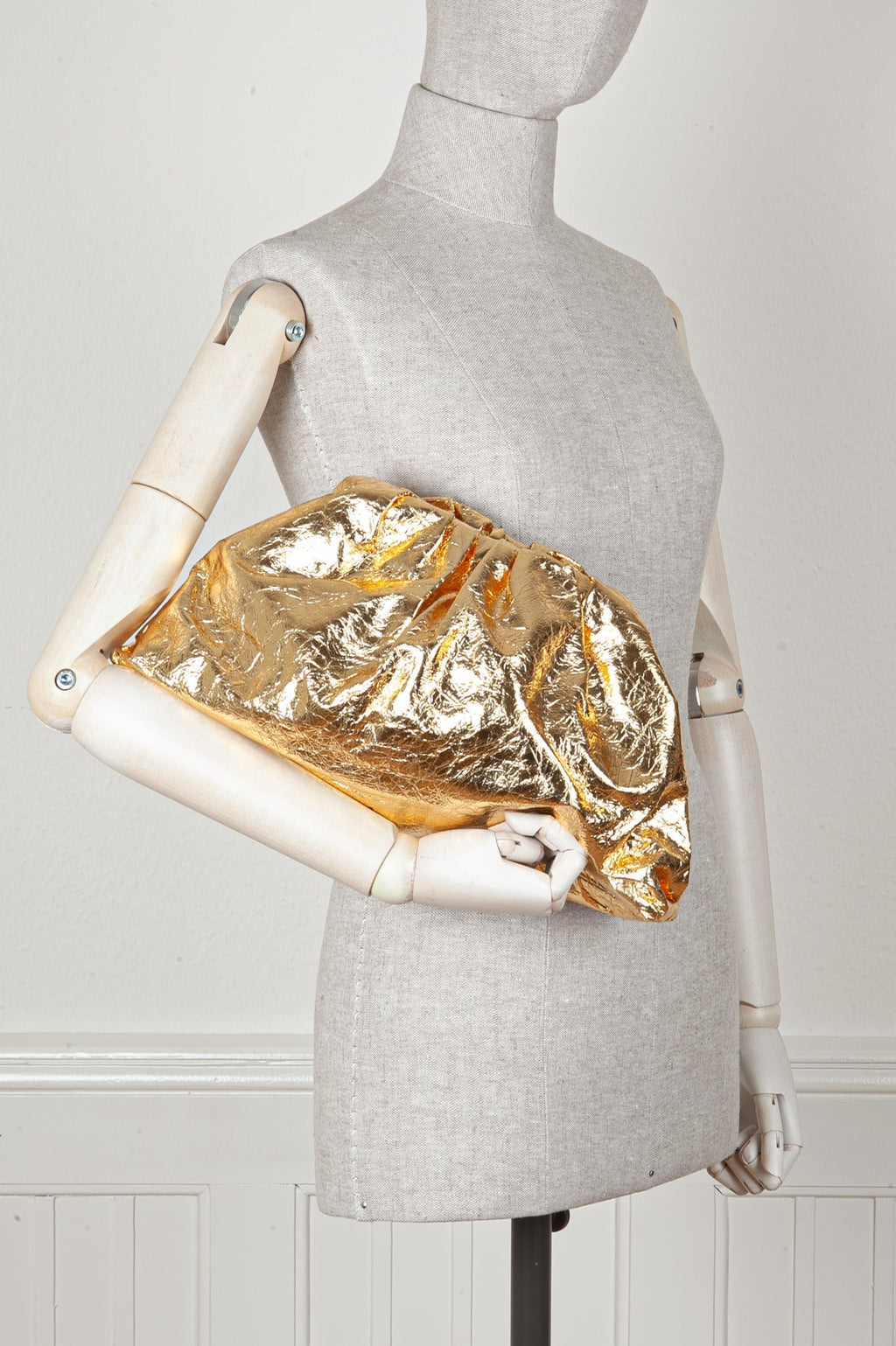 BOTTEGA VENETA The Pouch Bag Gold
