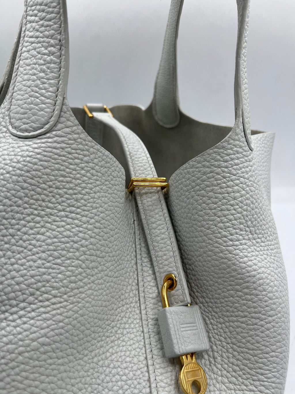 HERMES - Picotin Lock 22 White Clemence Handbag