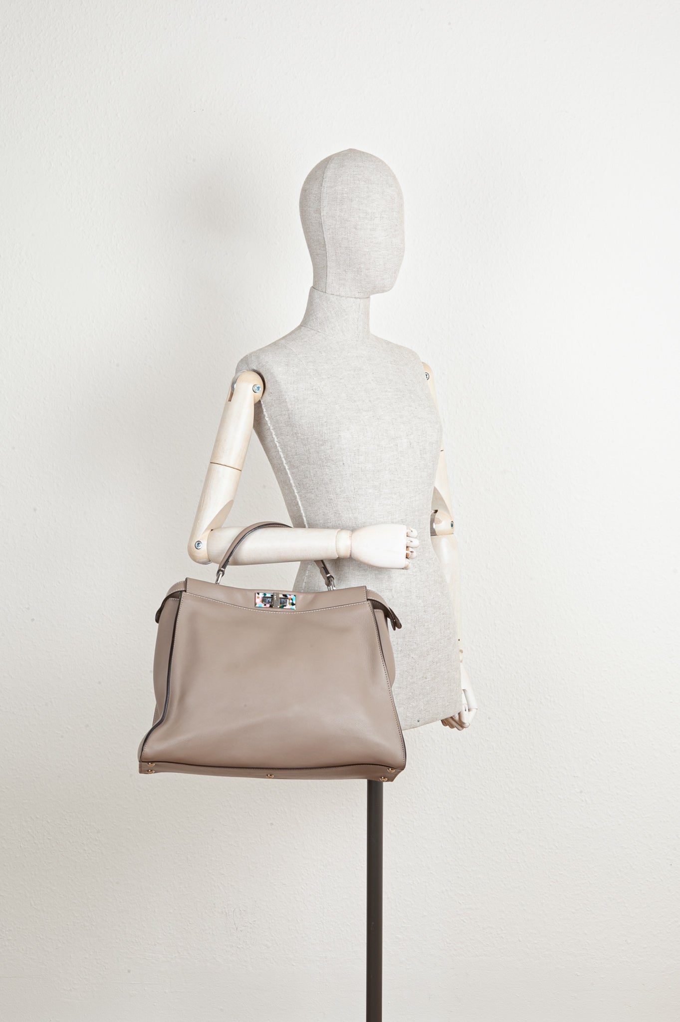 FENDI Peekaboo Large Taupe