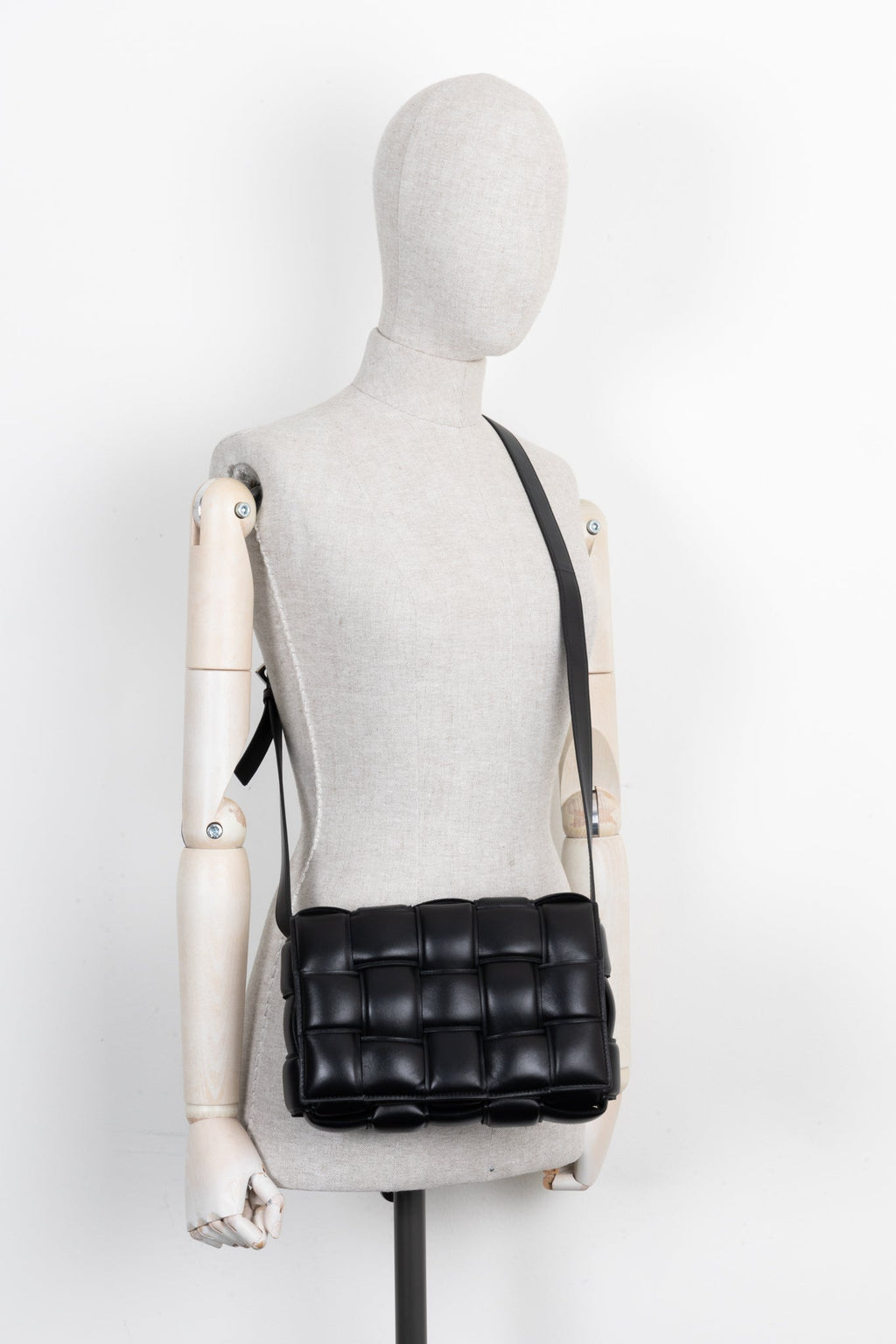 BOTTEGA VENETA Cassette Crossbody Bag Classic Black